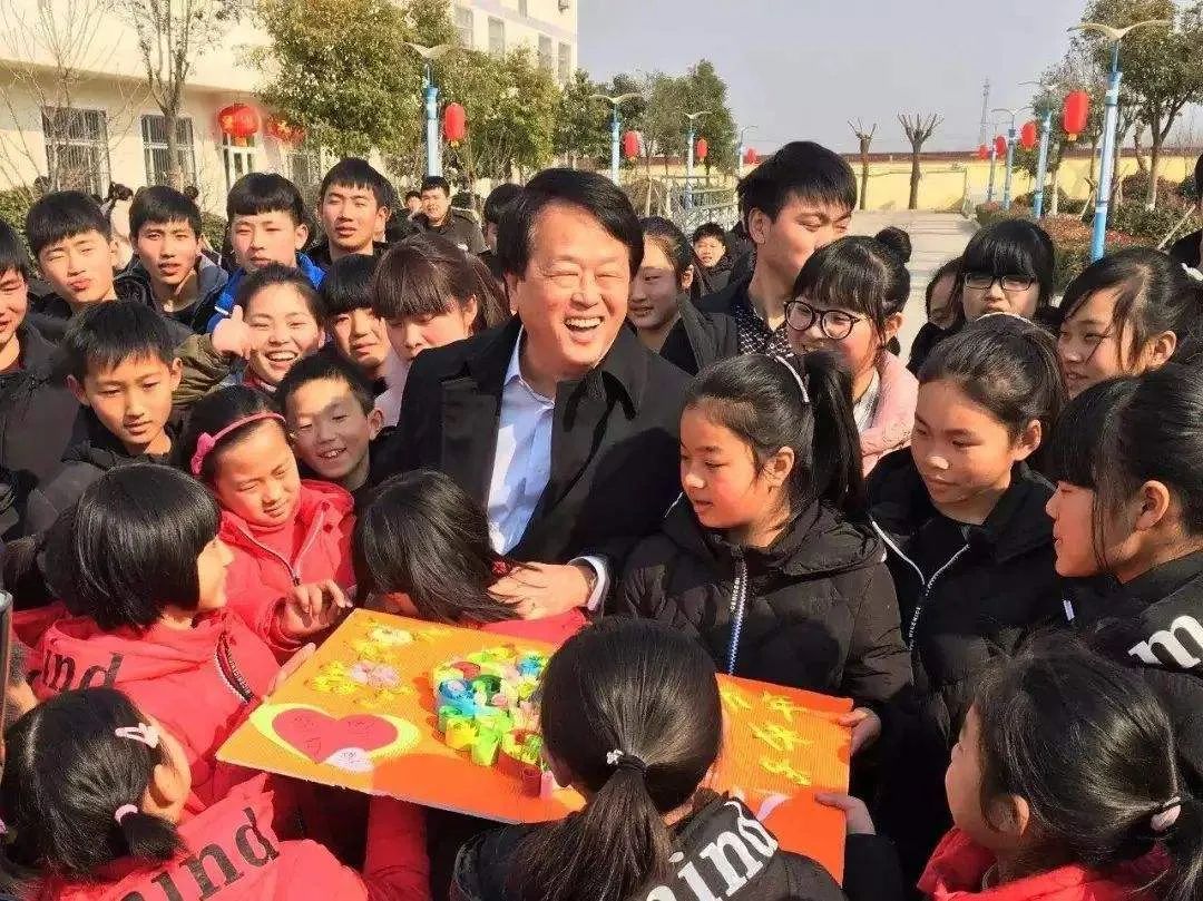 金龙鱼官宣：股票代码300999.SZ