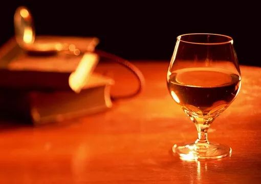 葡萄酒与白兰地 威士忌等烈酒究竟有什么区别