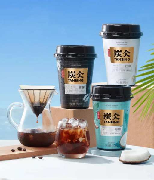 杯装饮料风靡，众多大咖竞相入局