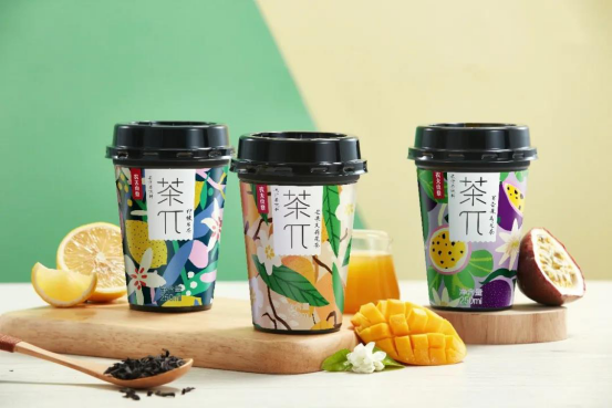 杯装饮料风靡，众多大咖竞相入局