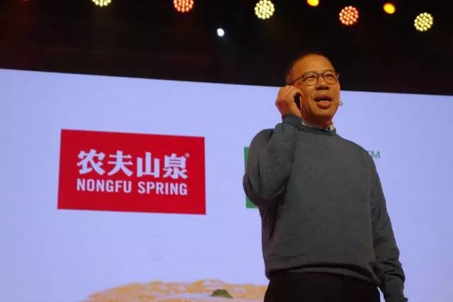 农夫山泉又推出了一款苹果，这次是阿克苏金冠苹果……