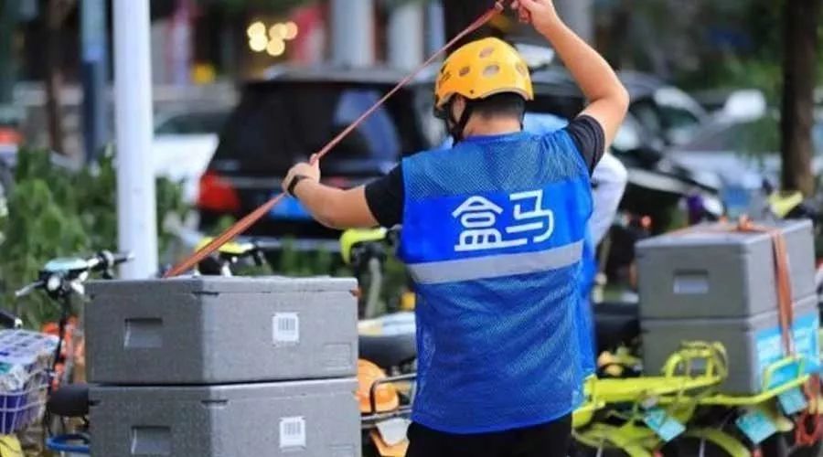 动态｜零售业因疫情陷入困境时，生鲜超市及电商成抗疫主力？