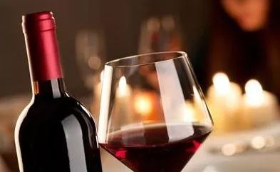 如何像专家一样品鉴葡萄酒？