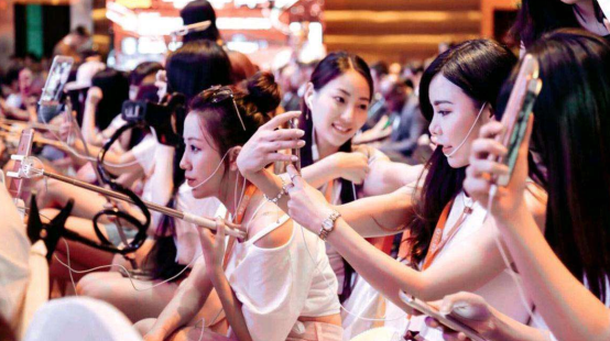 网红VS明星：直播带货谁更胜一筹？