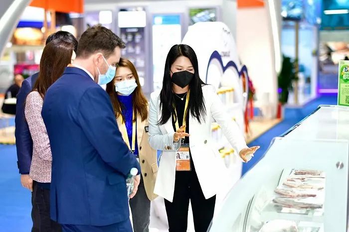 万众瞩目的进博会上,食品企业带来哪些新风向?