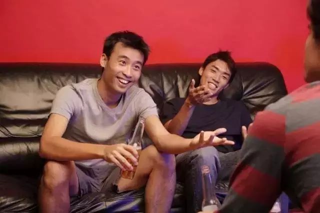 你喜欢和什么样的人一起喝酒?