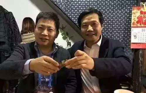 你喜欢和什么样的人一起喝酒？