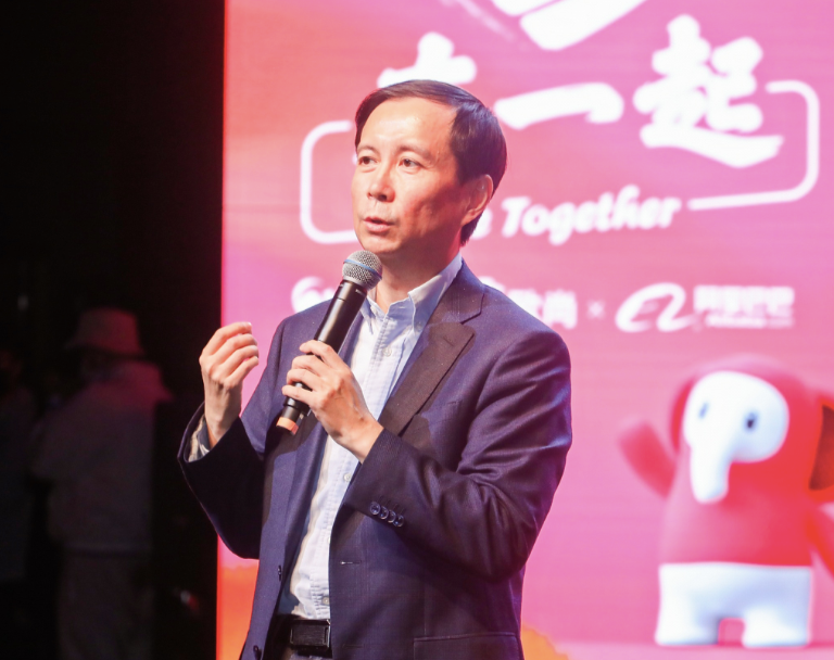 黄明端功成身退,林小海正式接任大润发CEO!