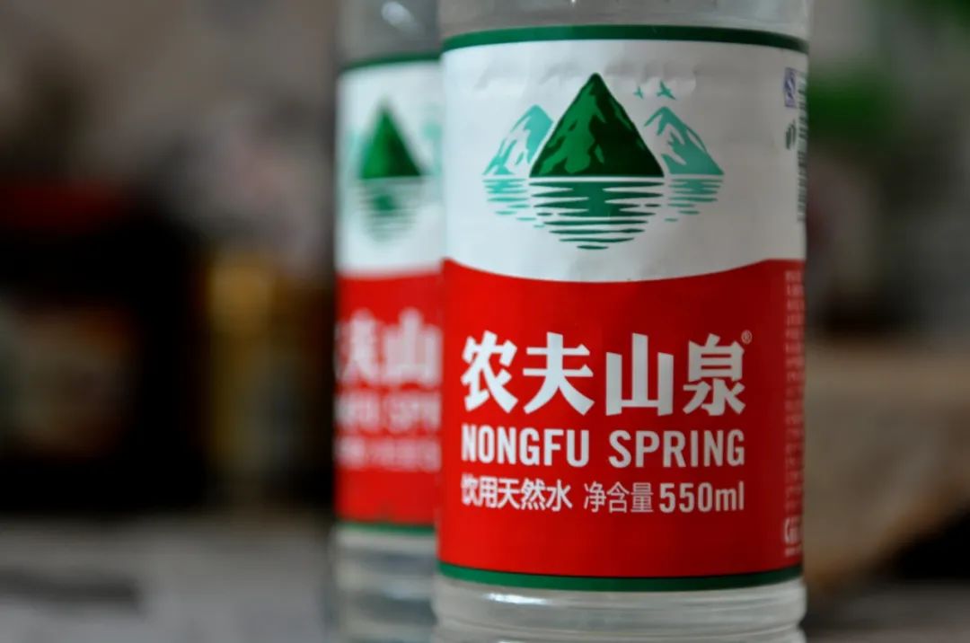 创始人登顶中国富豪、目标营收260亿……7大看点细数农夫山泉的2020！