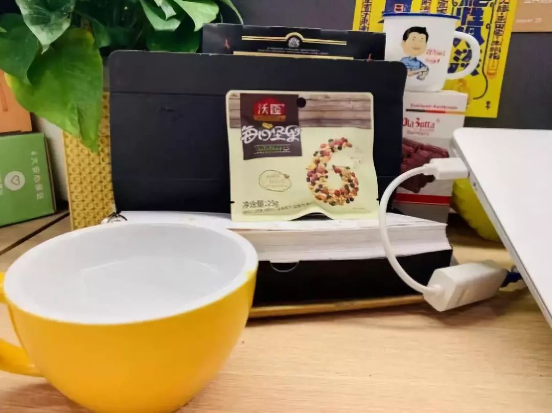 每日坚果走势坚挺:三只松鼠销量“破十亿”,洽洽也快了!
