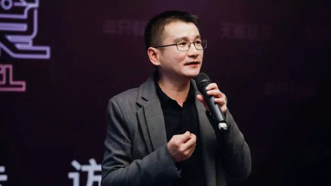 每日坚果走势坚挺:三只松鼠销量“破十亿”,洽洽也快了!