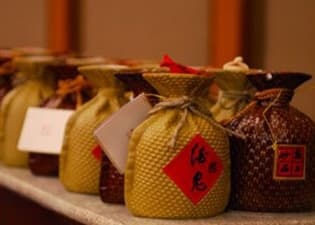 酒鬼酒：内参酒鬼双轮驱动，馥郁龙头走向全国