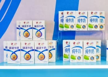 伊利用17年，整了个大活