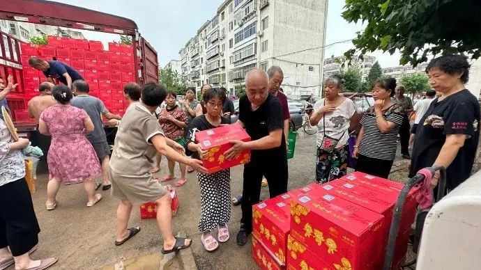 农夫山泉、银鹭、徐福记……驰援京津冀，食品企业在行动！