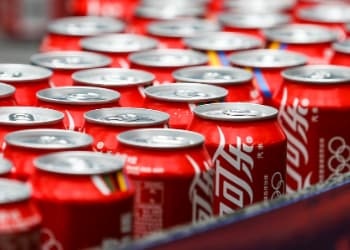中粮可口可乐：上半年收入124.56亿元，汽水收益超93亿