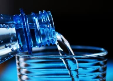健康驱动瓶装水市场持续增长