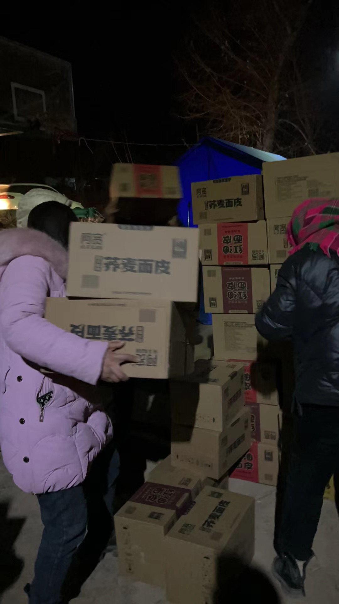 星夜驰援！阿宽食品18000份物资送达甘肃地震灾区