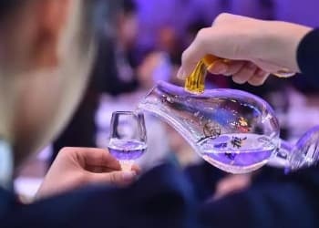 “春节8天假！”酒商却对千元白酒“不抱期望”？