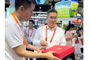 湘益茯茶亮相第四届中国国际消费品博览会