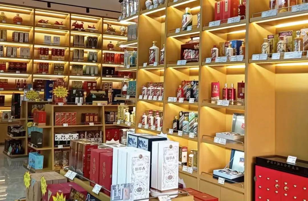 消费降级下，酒业要量，还是要价？