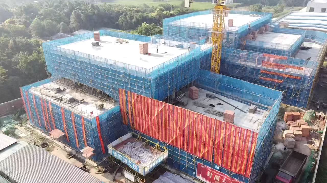 封顶仪式1.jpg