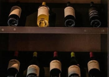 2024三季度全球精品葡萄酒市场持续下跌，但四季度或出现复苏机遇