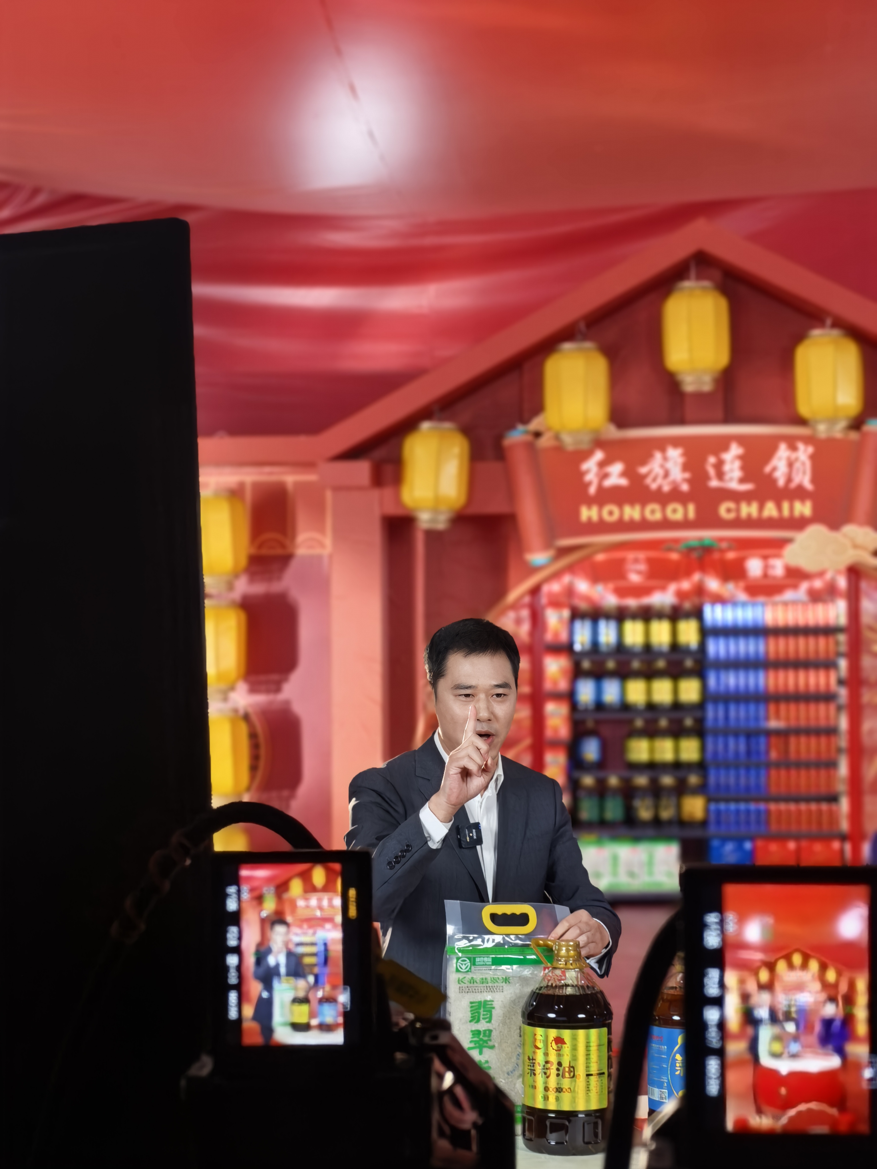 天府好粮油与红旗连锁联合开发的菜籽油单品燃爆上市