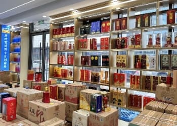 白酒经销商“至暗时刻”：一瓶亏200，卖越多亏越狠！