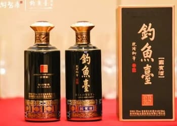 茅台镇那个说“不扩产”的人，当年做对了什么？“酱酒热”回看