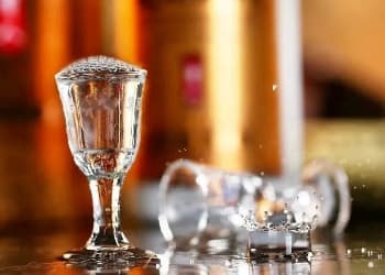 谁在杀死白酒经销商？