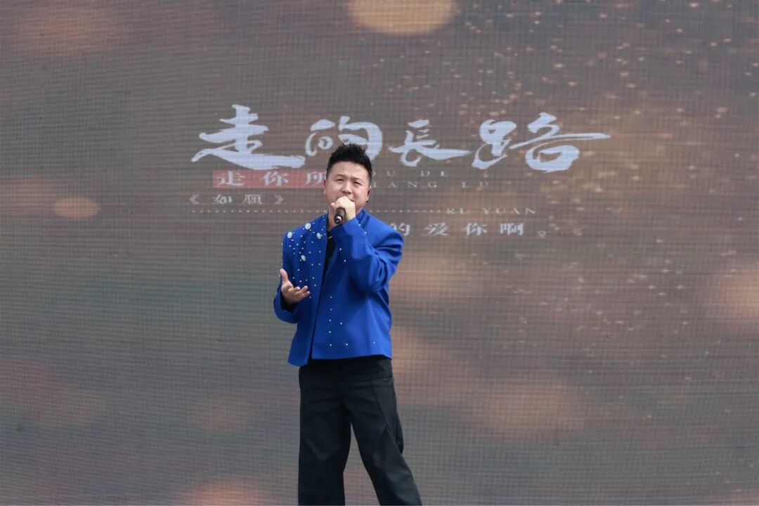 情暖三八节,酒城巾帼别样红,稻花香里庆芳华