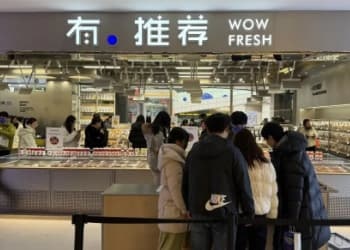 实探新鲜零食“有.推荐”首店：300㎡店日销15万元，它在卖什么？