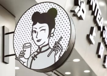 市值腰斩，沪上阿姨怎么了？