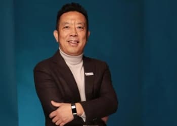 贾国龙创办新品牌，主打砂锅焖面，人均消费40元至50元