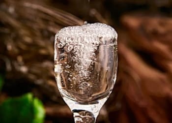 新中产喝白酒，为何热衷选择100～300元、500元、1000元三个价位带？
