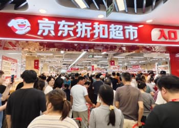 高温催热线下消费：鲜果销量翻倍、精酿大涨142%，京东折扣超市全品类热销