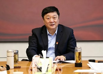 48岁临危受命，他用13年把地方乳企做成“新疆名片”