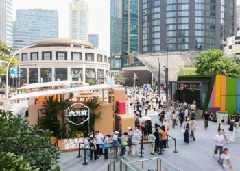 流量越卷，越要慢下来，六月鲜办了一场“不卖酱油”的围裙展
