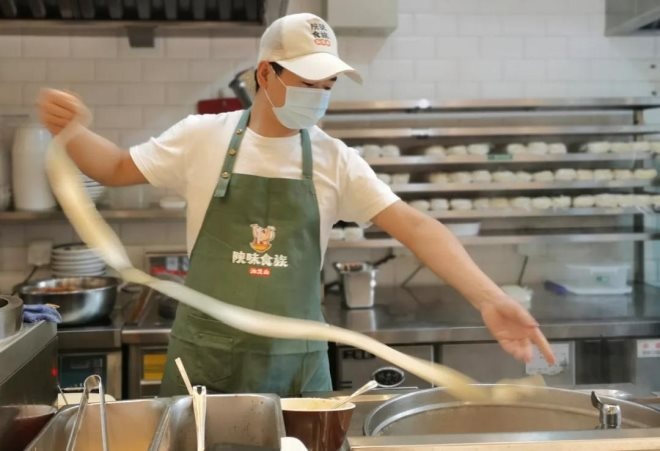 陕味食族油泼面创始人陈雷:靠“小、快、灵”逆势扩张
