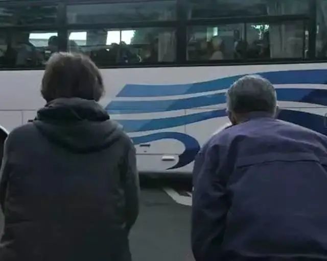 欠债8000万,老夫妻开超市还债,却年赚7.8亿