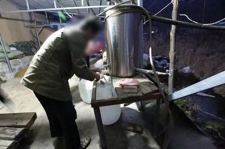 别在酒桌上出洋相，这些谣言千万别说！