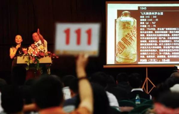 别在酒桌上出洋相，这些谣言千万别说！