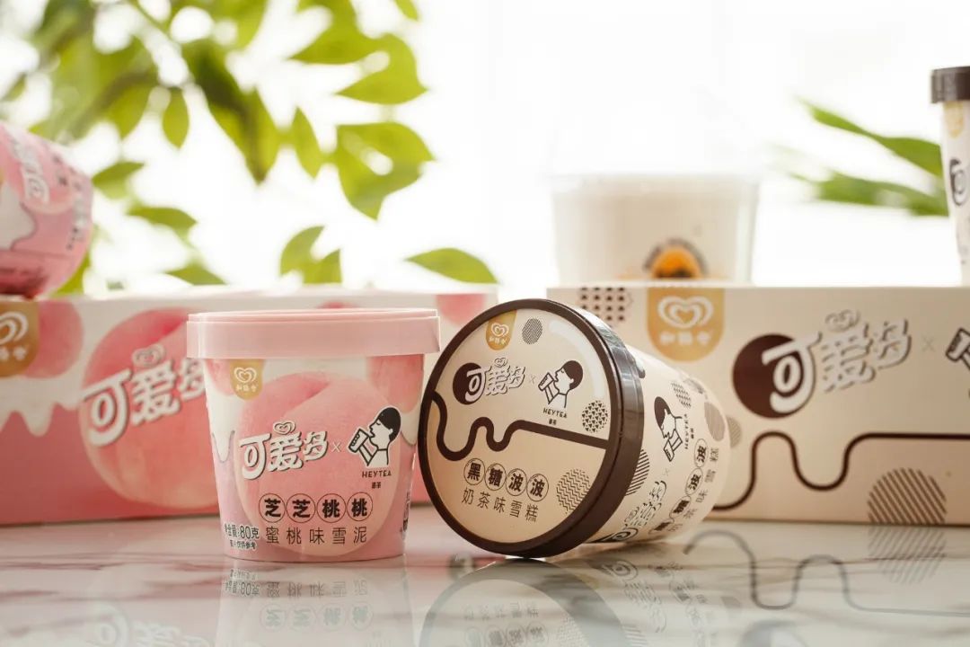 4年半联名74家品牌，喜茶有点盲目“威猛”了