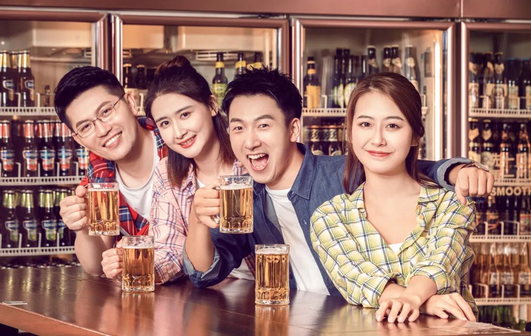 小酒馆，大生意！2000亿规模赛道怎么玩？