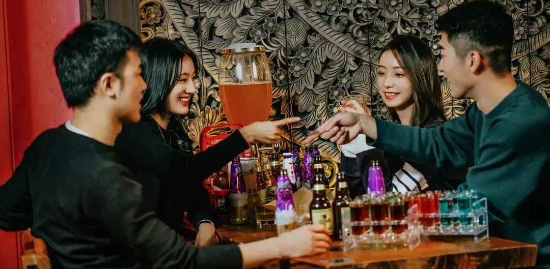 小酒馆，大生意！2000亿规模赛道怎么玩？