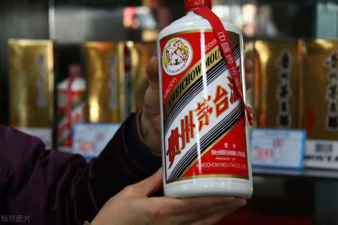 遵义酒协会长吕玉华:茅台镇没有二三十元的酱香酒!