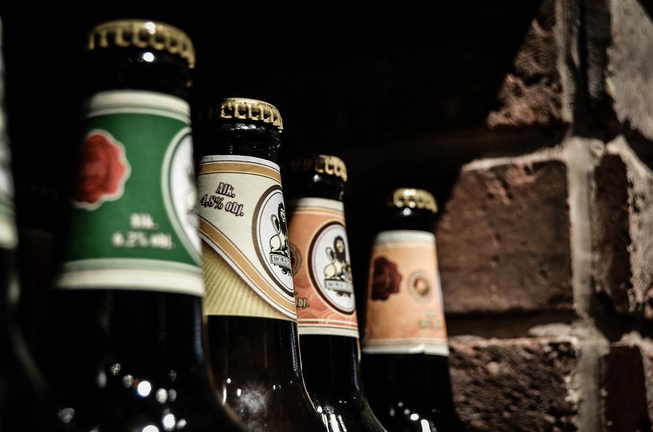 巨头纷纷布局高端啤酒,华润、青岛卖精酿真的受欢迎吗?