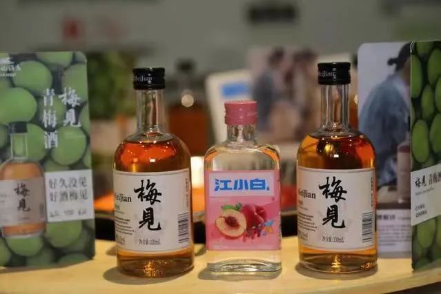 从电子烟到低度酒，资本给年轻人都“安排好了”