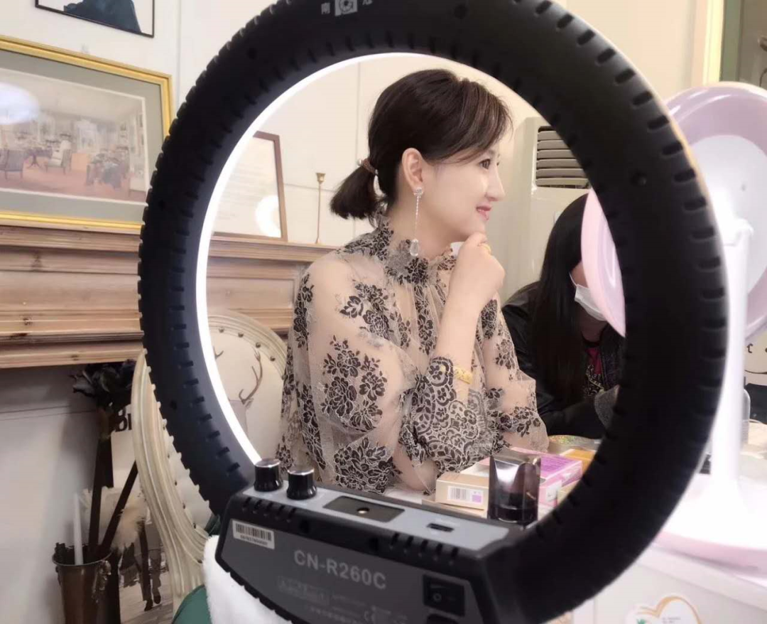 如果拼多多倒下，可能是被网红干掉的