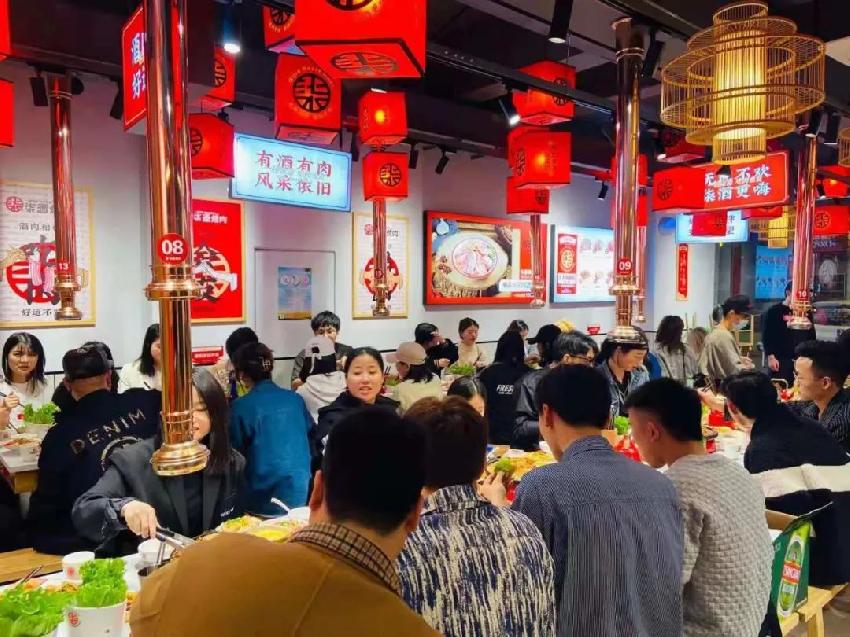 国潮风吹进烤肉赛道,头部品牌呼之欲出!